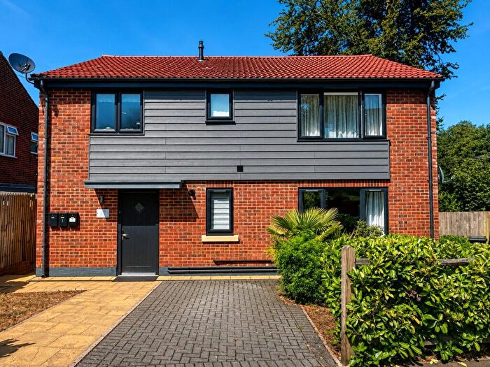 1 Bedroom Maisonette For Sale In Meadow Way, Liphook, Hampshire, GU30