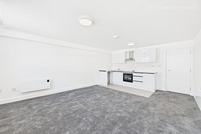 1 Bedroom Apartment To Rent In - High Street, St Neots, PE19
