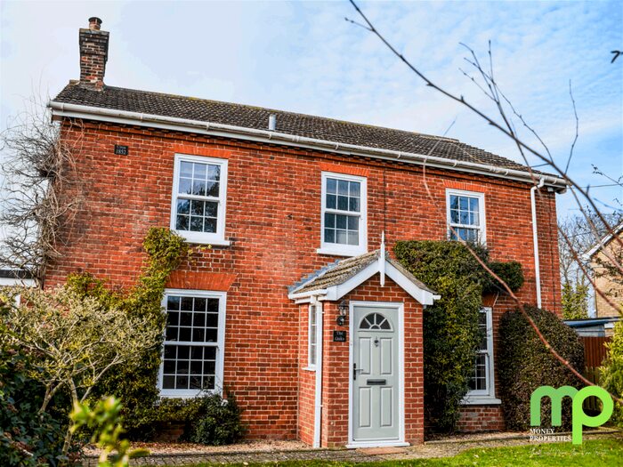 4 Bedroom Detached House For Sale In Bell Road, Barnham Broom, Norwich, NR9