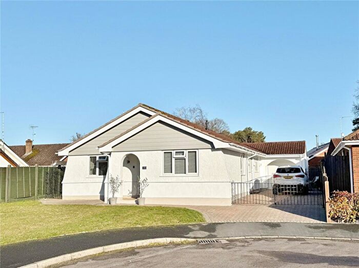 3 Bedroom Bungalow For Sale In Rowan Drive, Verwood, Dorset, BH31