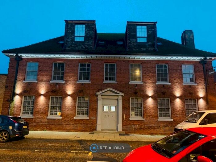 2 Bedroom Flat To Rent In Kirkley, Lowestoft, NR33