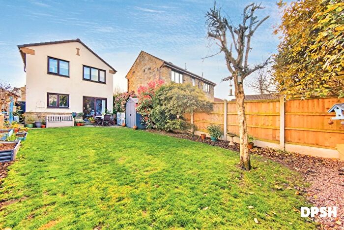 3 Bedroom Detached House For Sale In Meadowgate Vale, Lofthouse, Wakefield, WF3