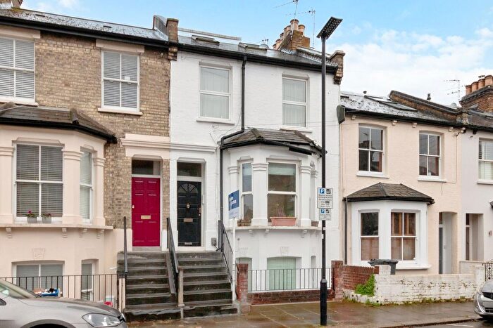 1 Bedroom Flat For Sale In Coombe Road, Chiswick, London, W4