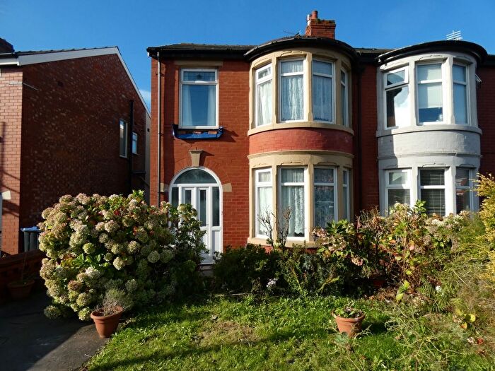 3 Bedroom Semi-Detached House To Rent In Park Road, Blackpool, FY1