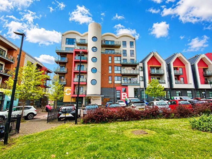 2 Bedroom Flat For Sale In Baptist Mills Court, Bristol, BS5