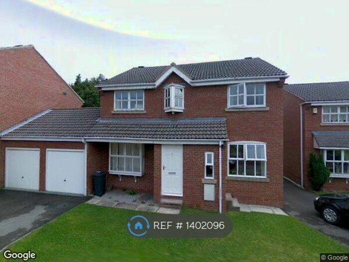 3 Bedroom Semi-Detached House To Rent In Bridge Court, Leeds, LS27