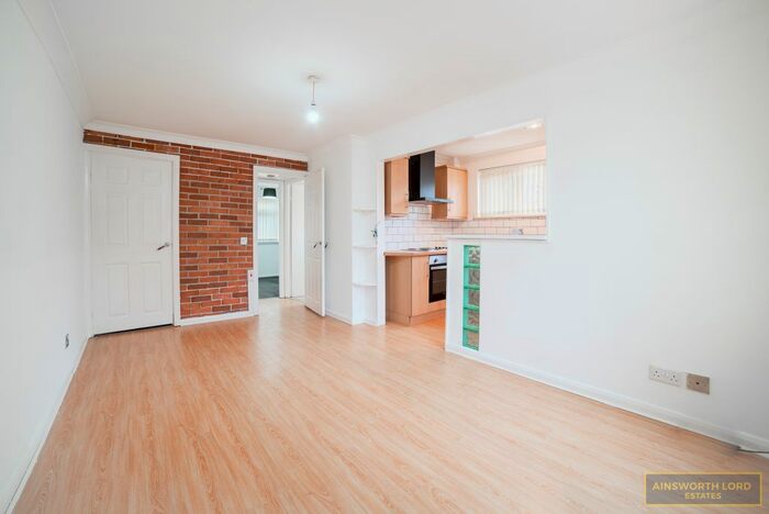 1 Bedroom Flat To Rent In Stone Hill Drive, Sunnybower, Blackburn BB1