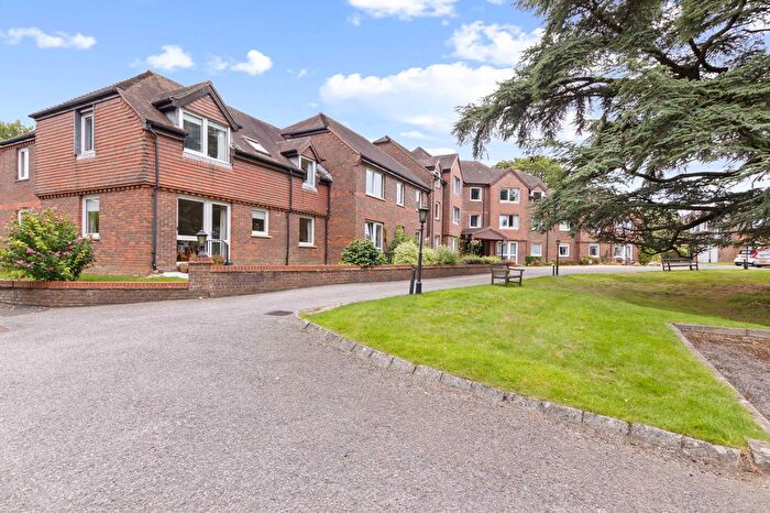 1 Bedroom Property For Sale In Tanners Lane, Redwood Manor Tanners Lane, GU27
