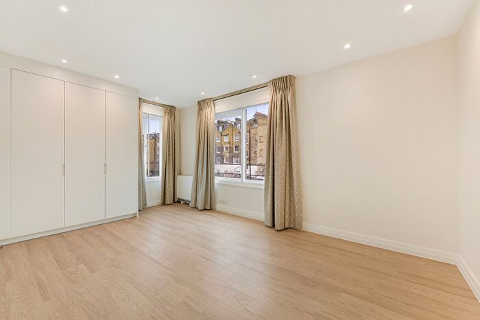 Studio To Rent In Pont Street, Knightsbridge, SW1X