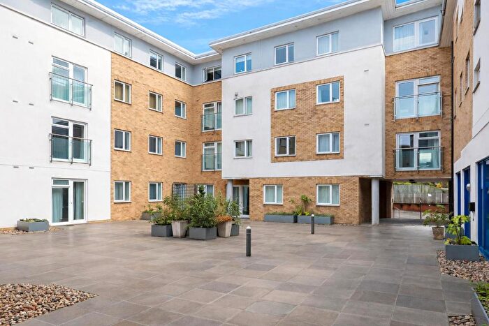 Flat To Rent In Abbot's Yard, Walnut Tree Close, Guildford, Surrey, GU1