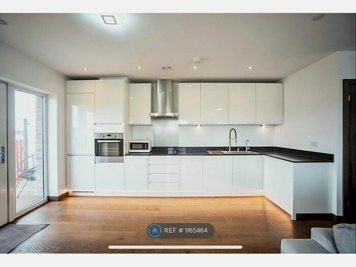 1 Bedroom Flat To Rent In Guinevere Point, Maidstone, ME14