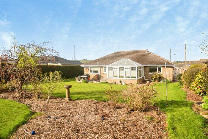 3 Bedroom Detached Bungalow For Sale In Oakfield Grove, Skelmanthorpe, Huddersfield, HD8