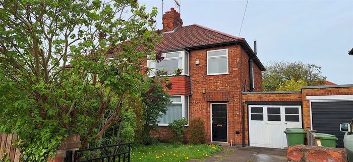 3 Bedroom Semi-Detached House To Rent In Stirling Grove, York, YO10