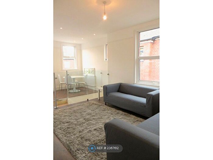 3 Bedroom Maisonette To Rent In Newton Road, London, NW2