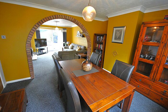 3 Bedroom Semi-Detached House For Sale In Barnby Dun Road, Clay Lane, Doncaster, DN2