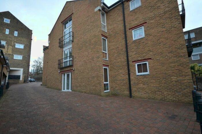 2 Bedroom Flat To Rent In Estuary Reach, Gillingham, ME7