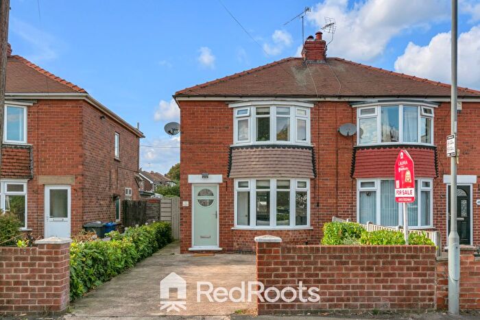 3 Bedroom Semi-Detached House For Sale In St. Martins Avenue, Doncaster, DN5
