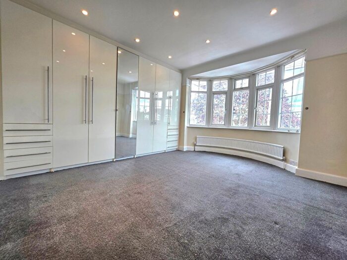 4 Bedroom Semi-Detached House To Rent In Shelley Crescent, Hounslow, TW5
