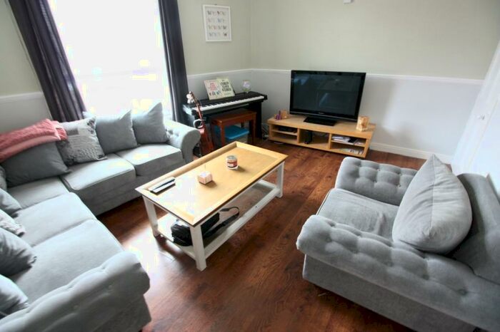 1 Bedroom Apartment To Rent In Knollbeck Lane, Brampton, S73