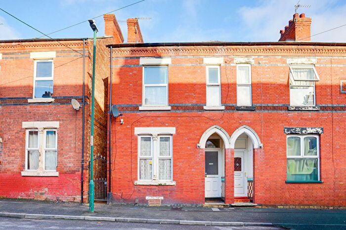 2 Bedroom End Of Terrace House For Sale In Holborn Avenue, Nottingham, NG2