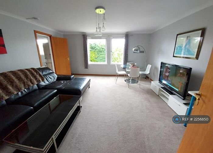 3 Bedroom Flat To Rent In Headland Court, Aberdeen, AB10