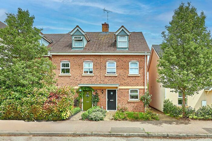 3 Bedroom End Of Terrace House To Rent In London Road, Welwyn, Hertfordshire, AL6