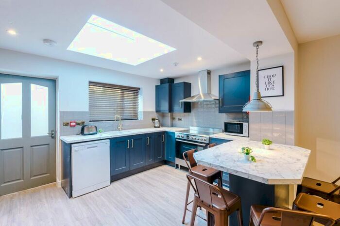 6 Bedroom Property To Rent In West Road, Lancaster, LA1