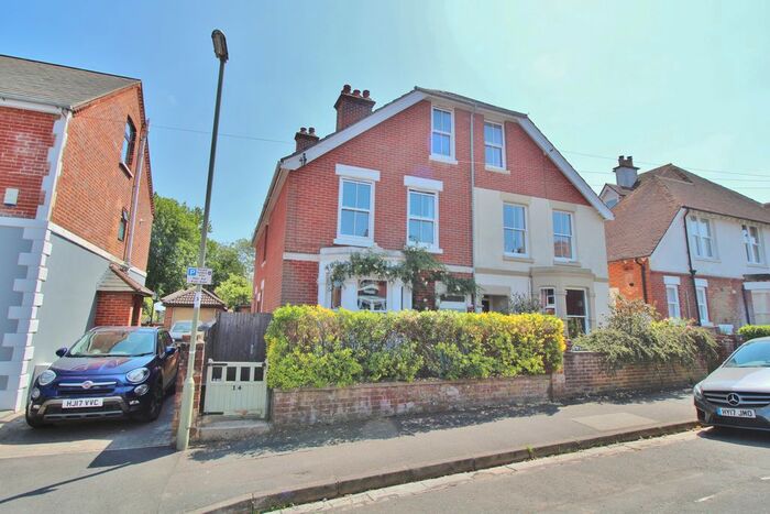 4 Bedroom Semi-Detached House To Rent In Southampton Road, Fareham, PO16