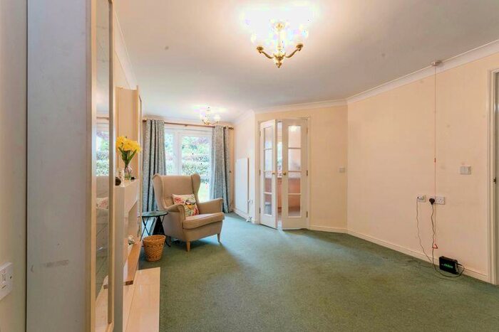 2 Bedroom Retirement Property For Sale In Lalgates Court, Northampton, NN5