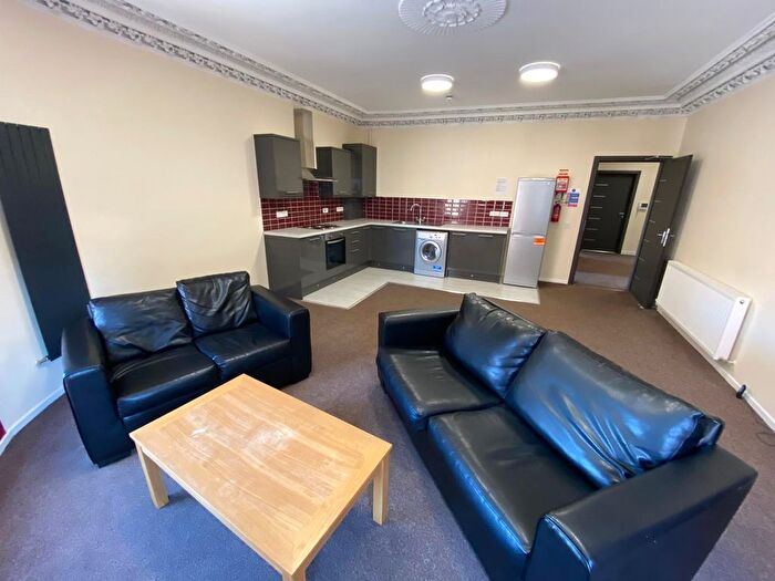 3 Bedroom Flat To Rent In /, Albert Square Meadowside, Dundee, DD1