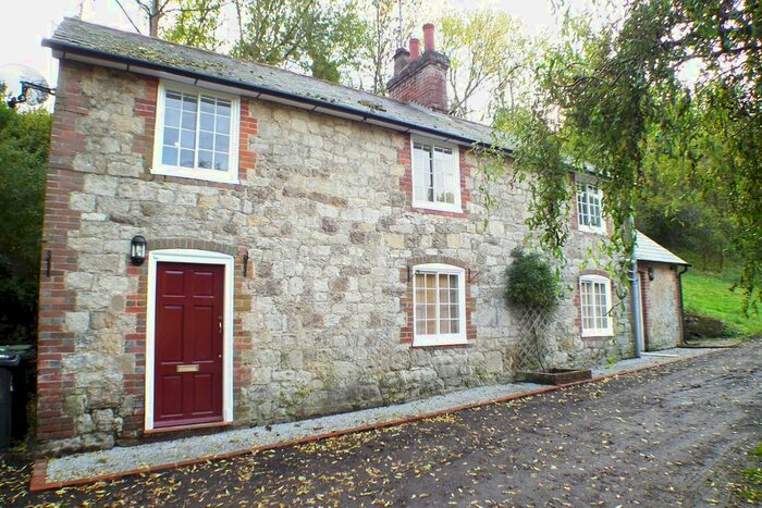 2 Bedroom Cottage To Rent In Swanton Road, Mereworth, Maidstone, Kent, ME18