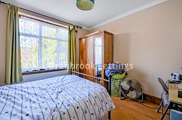 3 Bedroom Terraced House For Sale In Saltash Road, Hainault, IG6