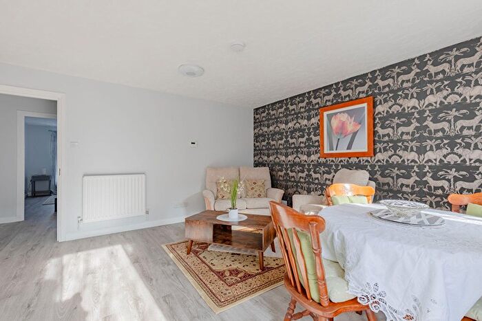 2 Bedroom Flat To Rent In Royal Docks, E16