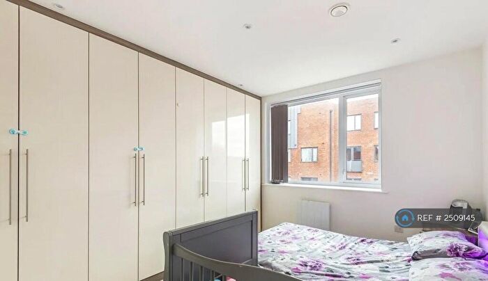 2 Bedroom Flat To Rent In Albers Court, Harrow, HA3