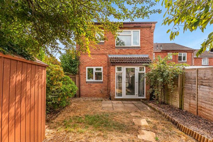 1 Bedroom End Of Terrace House For Sale In Winchelsea Close, Banbury, OX16