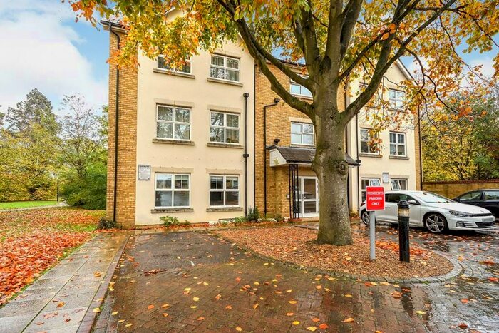 2 Bedroom Flat To Rent In Parsley Way, Maidstone, Kent, ME16