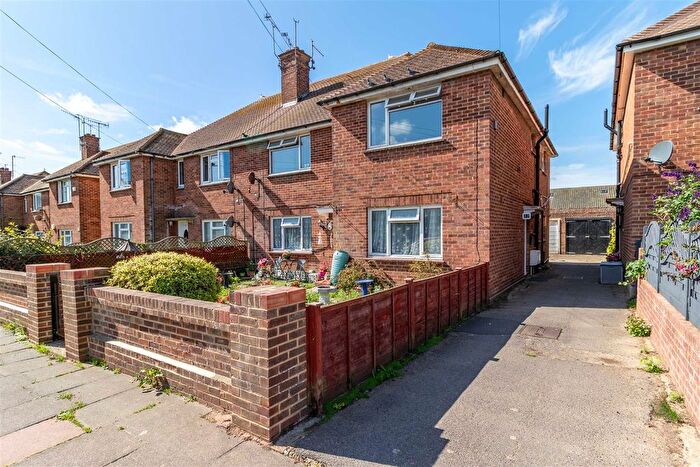 3 Bedroom Flat For Sale In Southview Gardens, Worthing, BN11