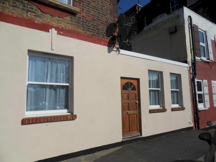 1 Bedroom Flat To Rent In Station Road, Margate, CT9