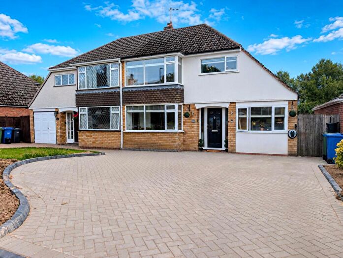 3 Bedroom Semi-Detached House For Sale In Sandhurst Avenue, Pedmore, Dudley, DY9