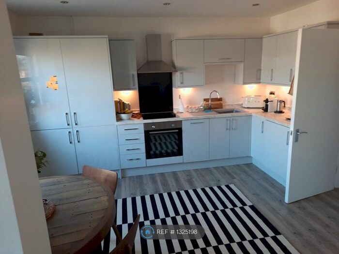 2 Bedroom Flat To Rent In Mayfield, Eccleston Park, Prescot L34