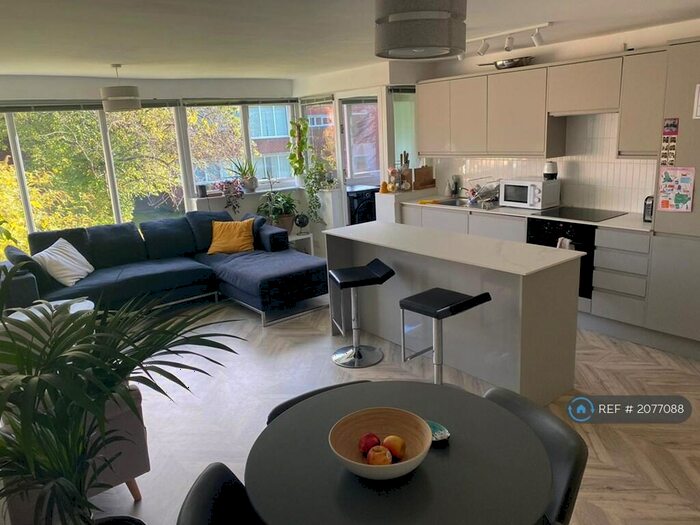 2 Bedroom Flat To Rent In Shaw Lane, Leeds, LS6