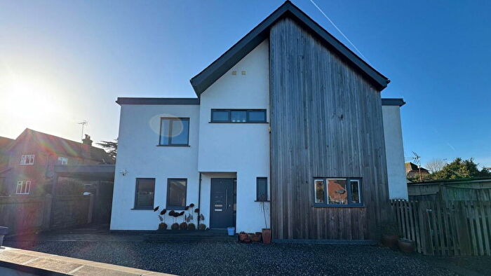 3 Bedroom Detached House For Sale In Wendan Road, Newbury, RG14