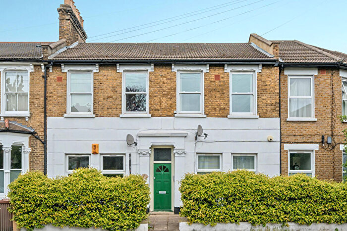 3 Bedroom Apartment For Sale In Gellatly Road, London, SE14