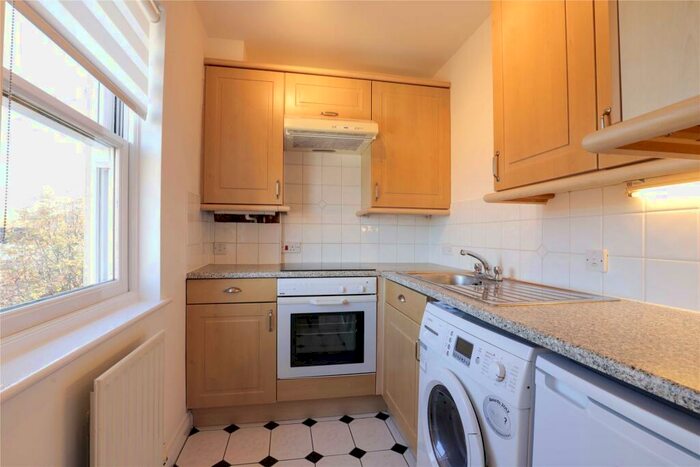2 Bedroom Apartment To Rent In Blenheim Court, London Street, Reading, Berkshire, RG1
