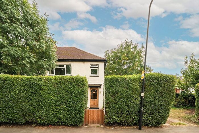 3 Bedroom Property To Rent In Cedar Grove, Ealing, W5