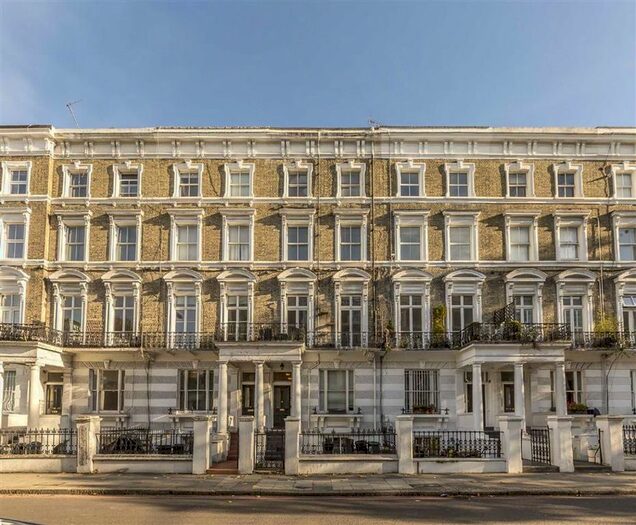 2 Bedroom Flat To Rent In Finborough Road, London, SW10