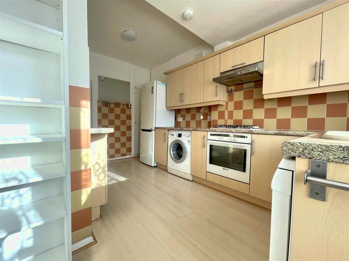 3 Bedroom Semi-Detached House To Rent In Colvin Gardens, Waltham Cross, EN8
