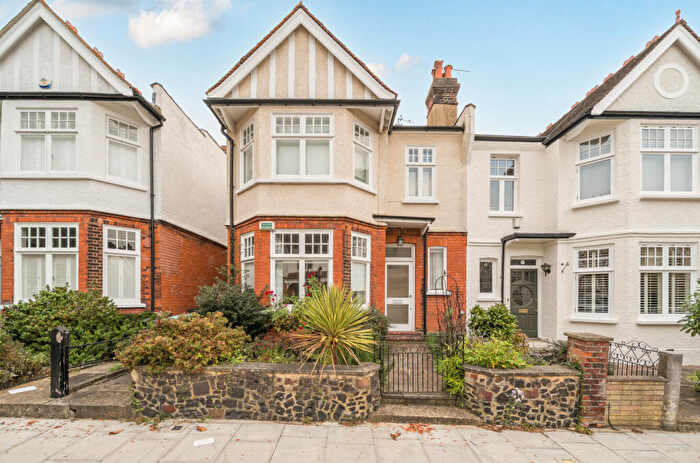 2 Bedroom Apartment To Rent In Midhurst Avenue, Muswell Hill, N10