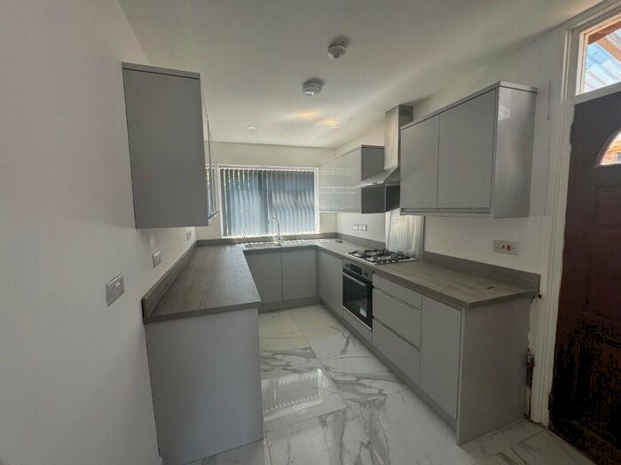 3 Bedroom Semi-Detached House To Rent In Elvaston Road, Nottingham, Nottinghamshire, NG8