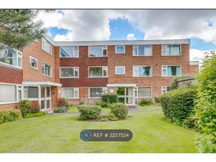 2 Bedroom Flat To Rent In Croftleigh Gardens, Solihull, B91